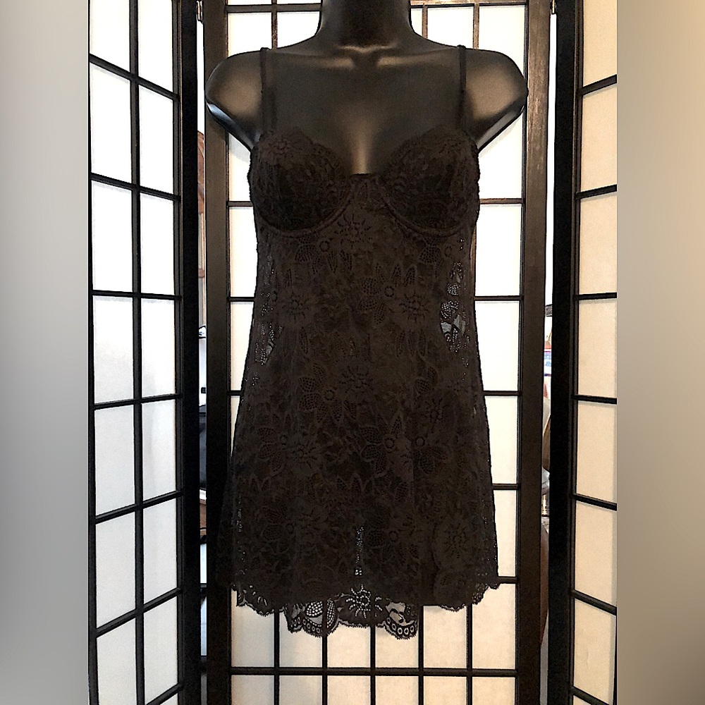 VICTORIA’S SECRET BLACK LACE NIGHTIE/CAMISOLE 34B